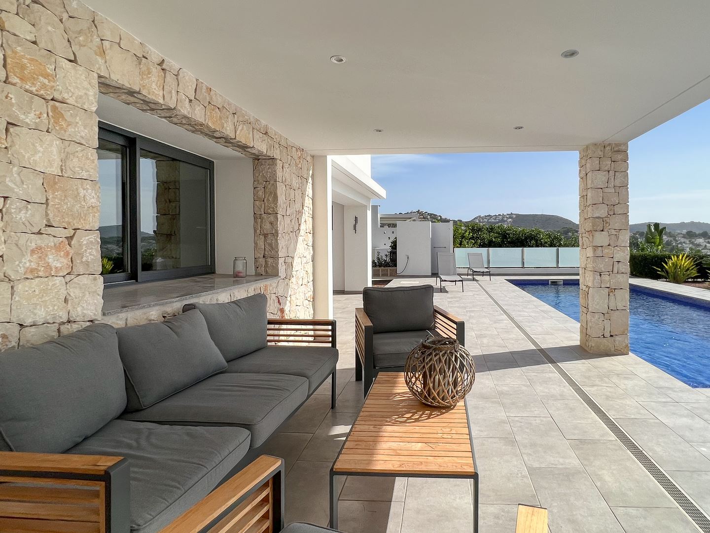 Moraira: Moderne Villa mit Meerblick