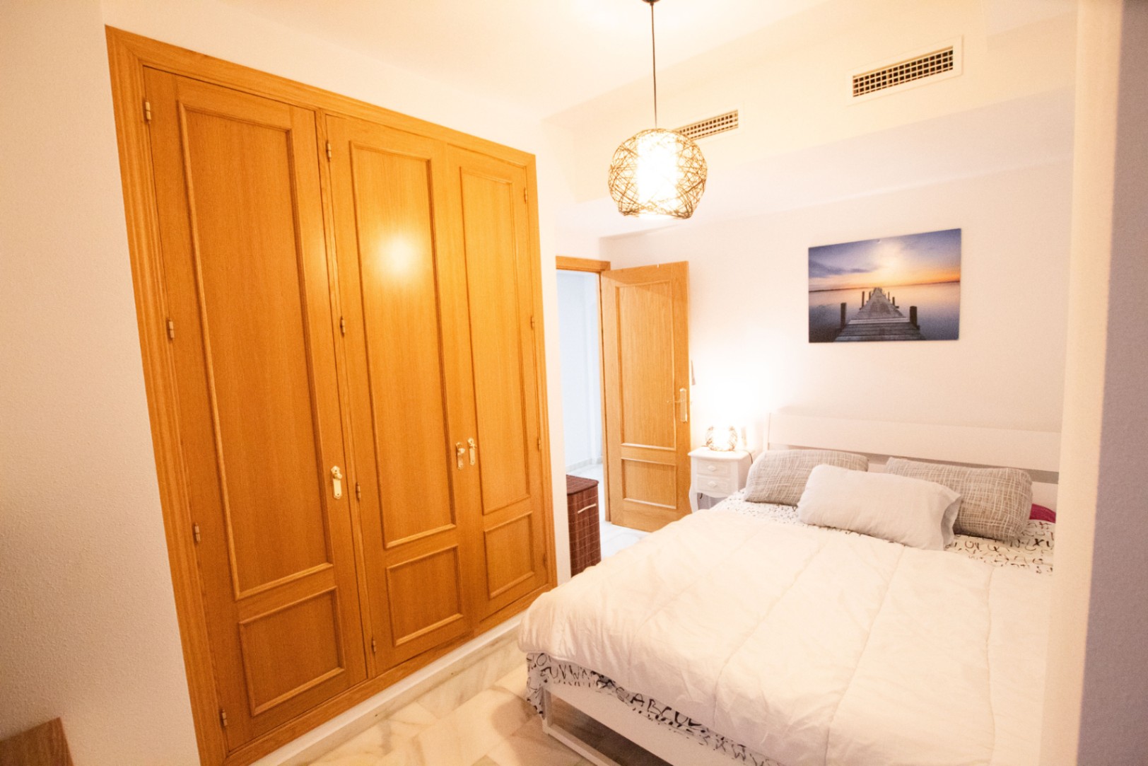 Calpe : Apartamento de 2 dormitorios con vistas laterales al mar
