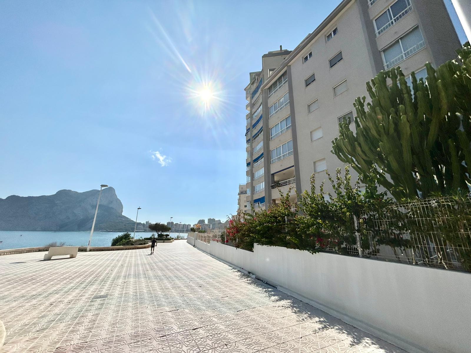 Calpe : Apartment 1st line with beautiful sea views