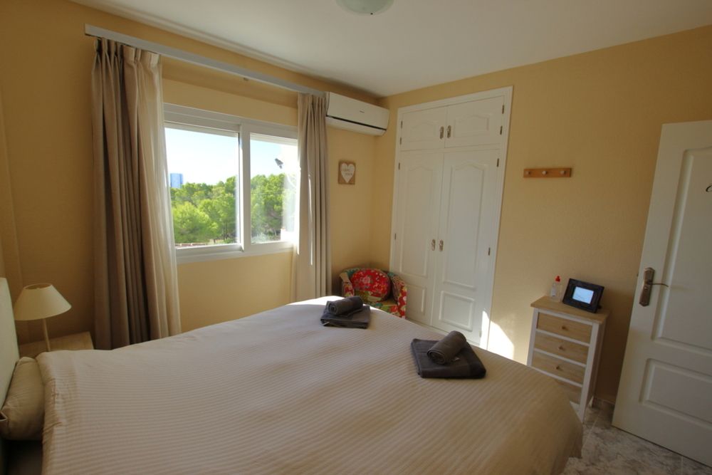 Calpe: Apartamento de 4 dormitorios con vistas al mar