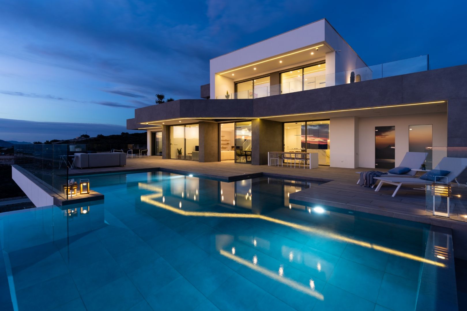 Cumbre del Sol: Luxurious and modern new build villa with breathtaking views