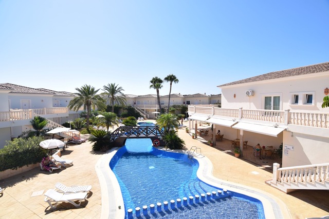 Benissa La Fustera: Beautiful apartment with a view of the pool