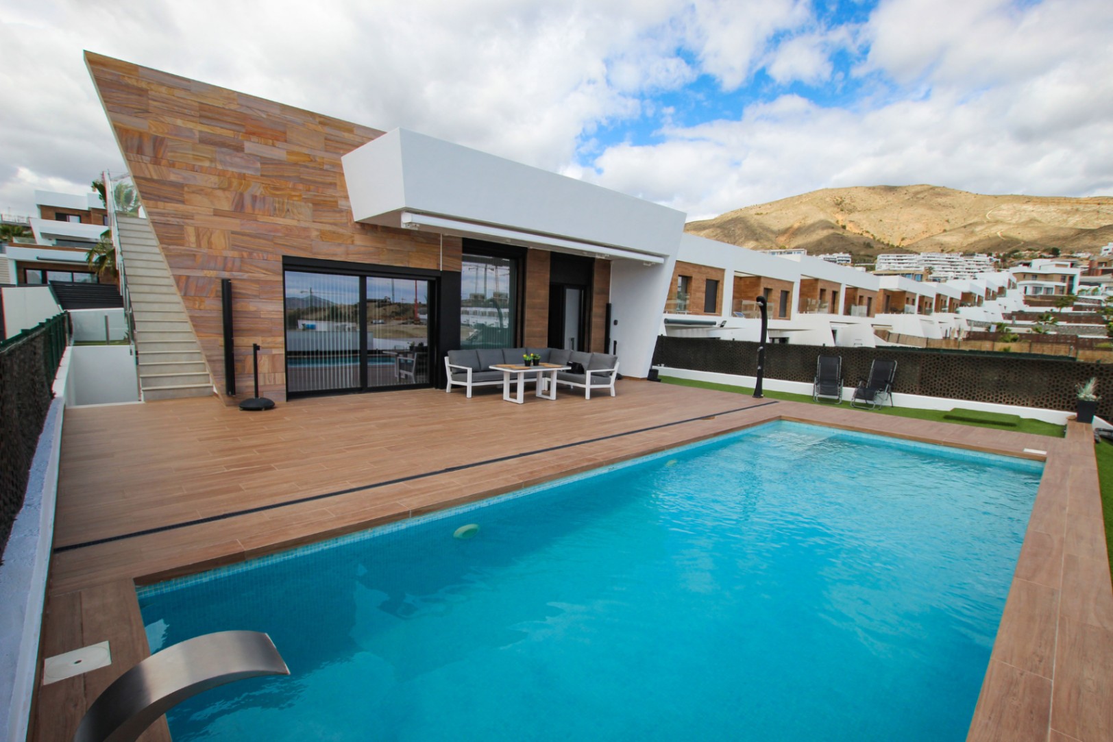 Finestrat: Villa de nueva construcción con piscina privada con una ubicación ideal