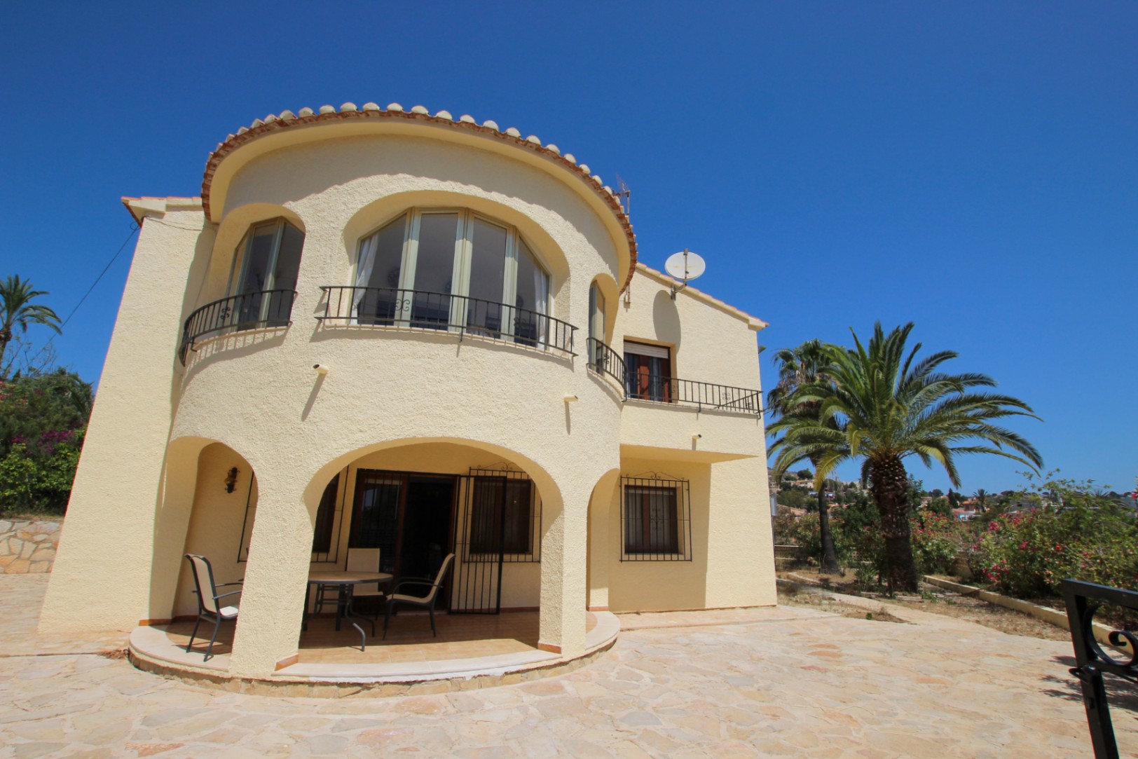 Calpe: Villa with a breathtaking view of the sea and Penon D'Ifach right by Puerto Blanco.