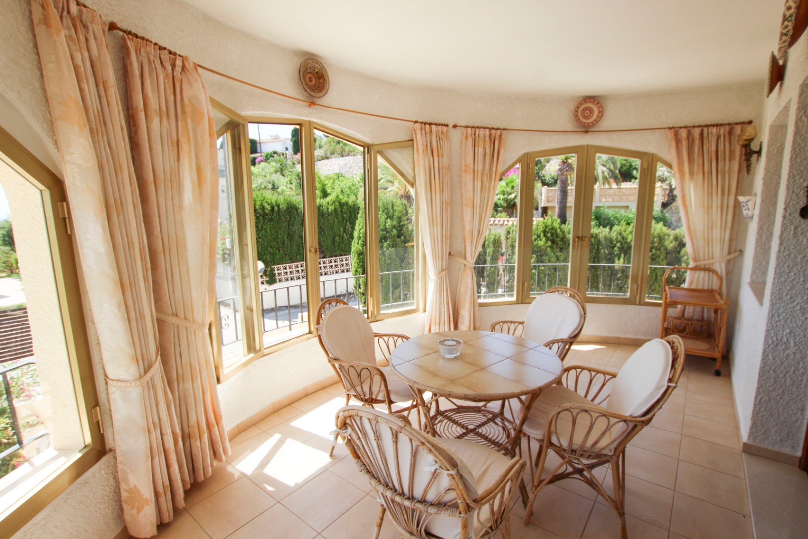 Calpe: Villa with a breathtaking view of the sea and Penon D'Ifach right by Puerto Blanco.