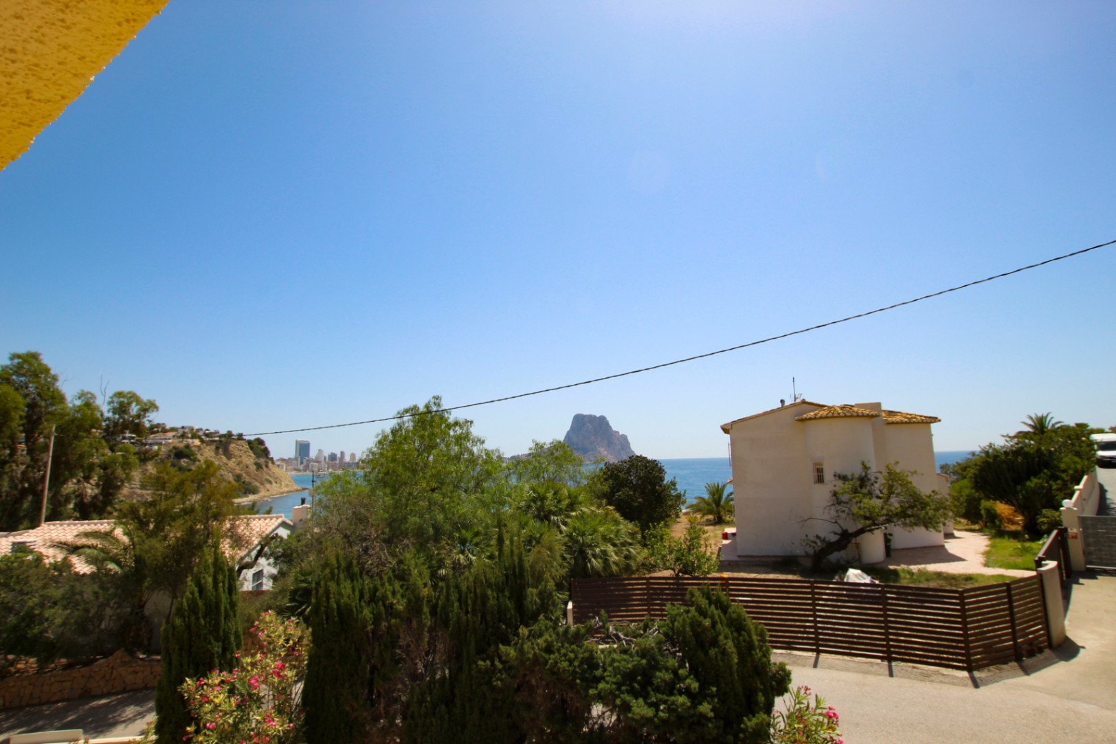 Calpe: Villa with a breathtaking view of the sea and Penon D'Ifach right by Puerto Blanco.