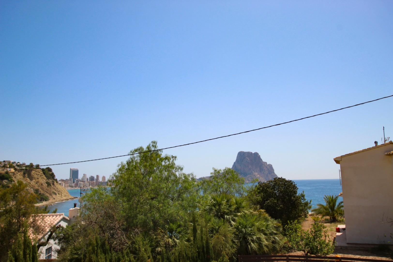 Calpe: Villa with a breathtaking view of the sea and Penon D'Ifach right by Puerto Blanco.