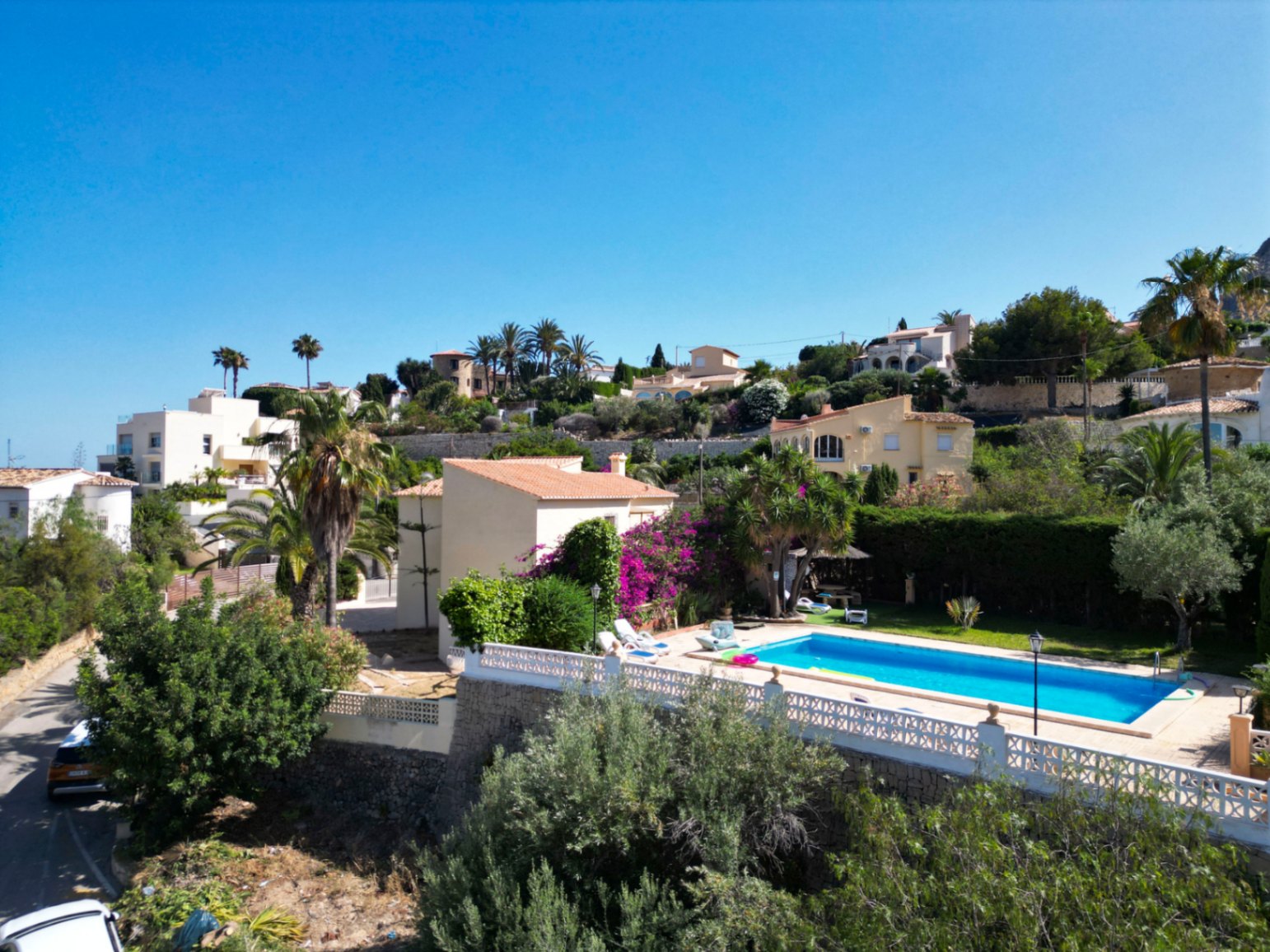 Calpe: Villa with a breathtaking view of the sea and Penon D'Ifach right by Puerto Blanco.