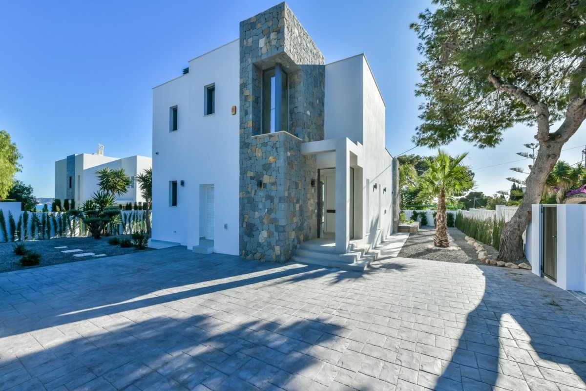 Calpe: Moderne Villa mit fantastischem Meerblick