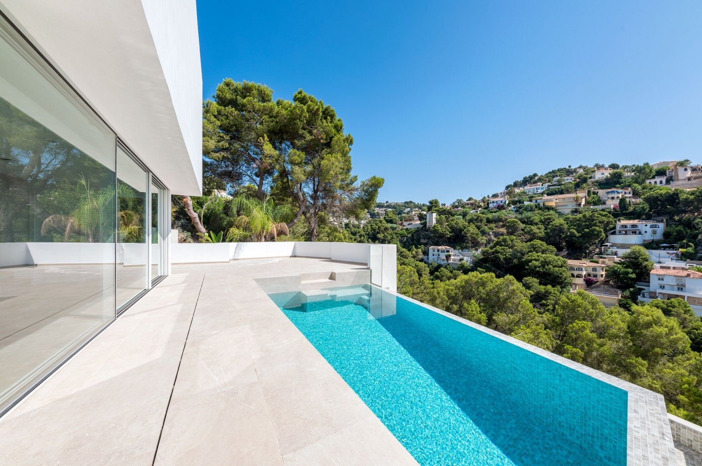 Benissa Costa : Villa moderne de luxe avec vue panoramique sur la mer