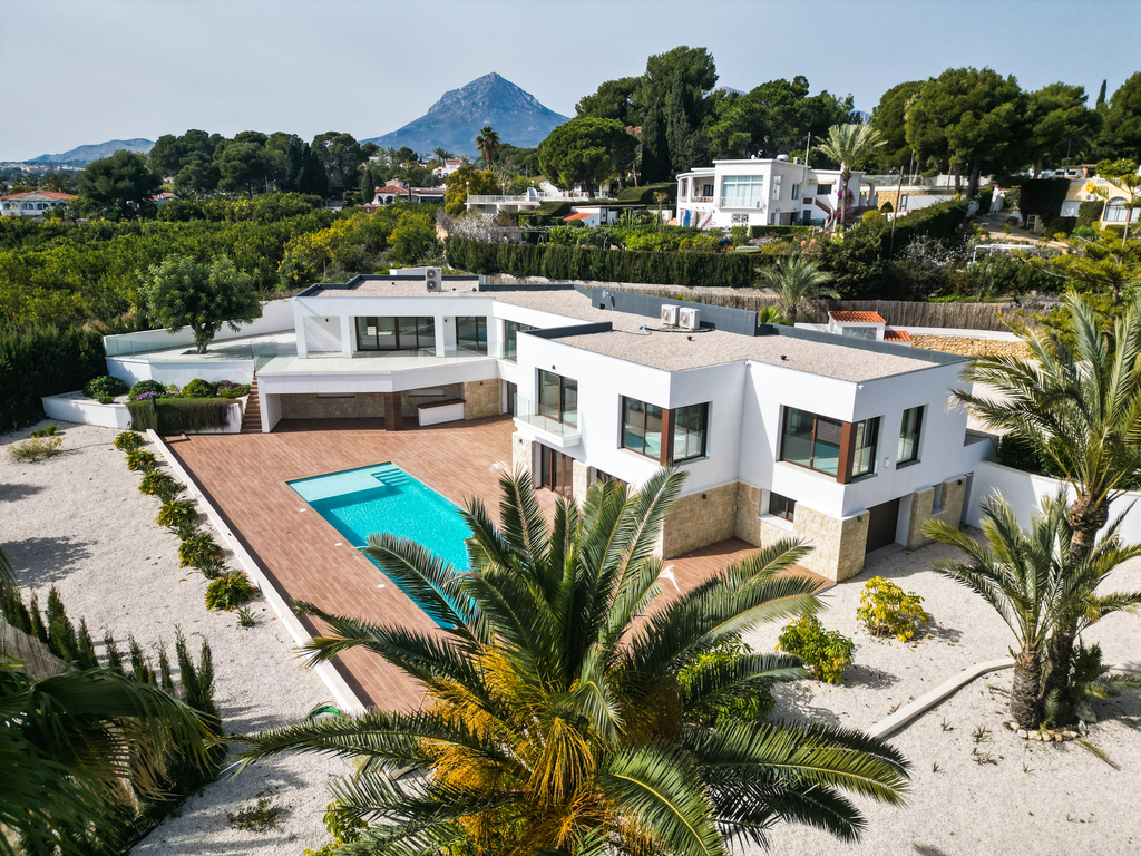 Altea: Moderne und luxuriöse Neubauvilla mit Meerblick