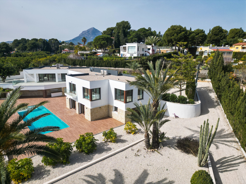 Altea: Moderna y lujosa villa de obra nueva con vistas al mar