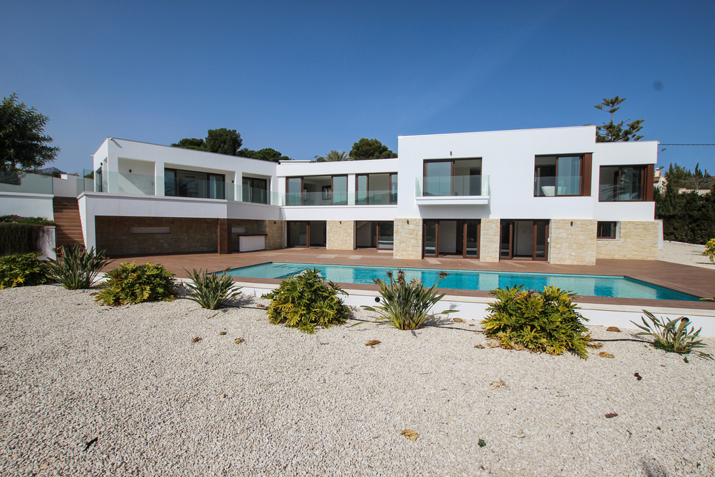 Altea: Moderne en luxueuze nieuwbouw villa met zicht op zee