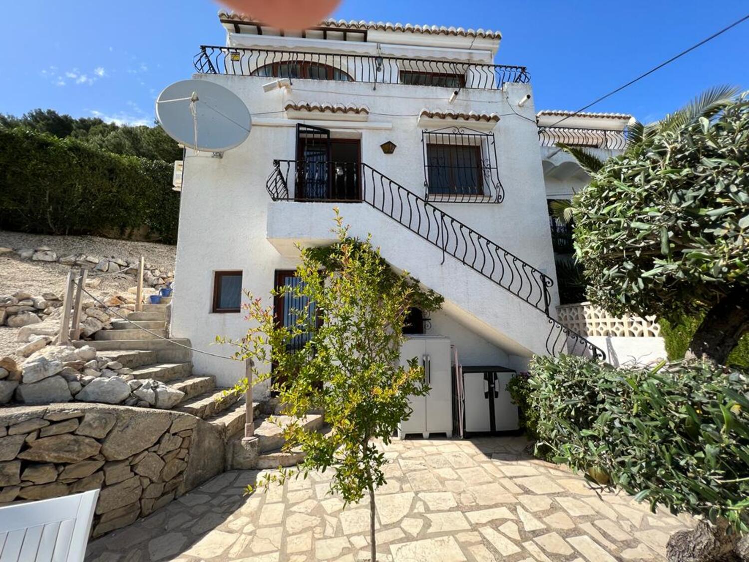 Moraira: Semi-detached house with panoramic sea views