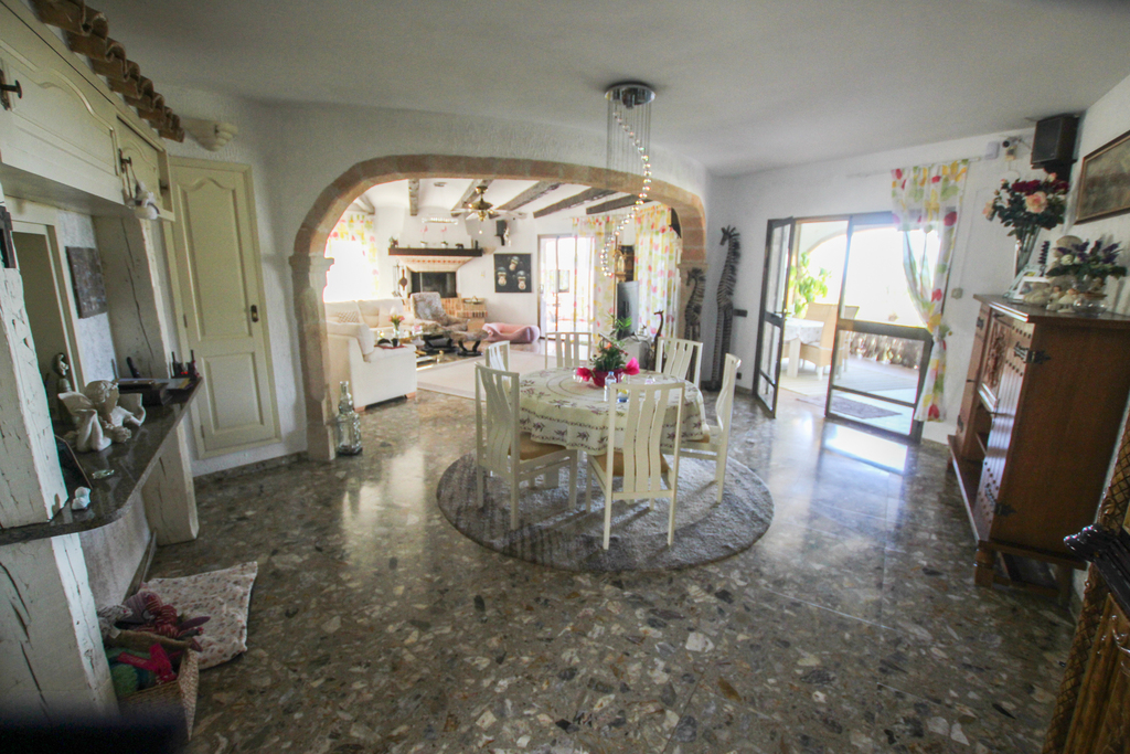 Calpe: Beautiful villa in a well maintained park with 6 guest houses