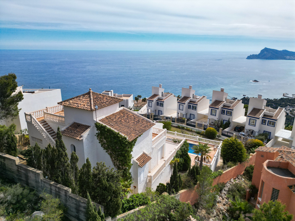 Altea Hills: Prachtige mediterraanse villa met een fenomenaal zicht over de baai van Altea