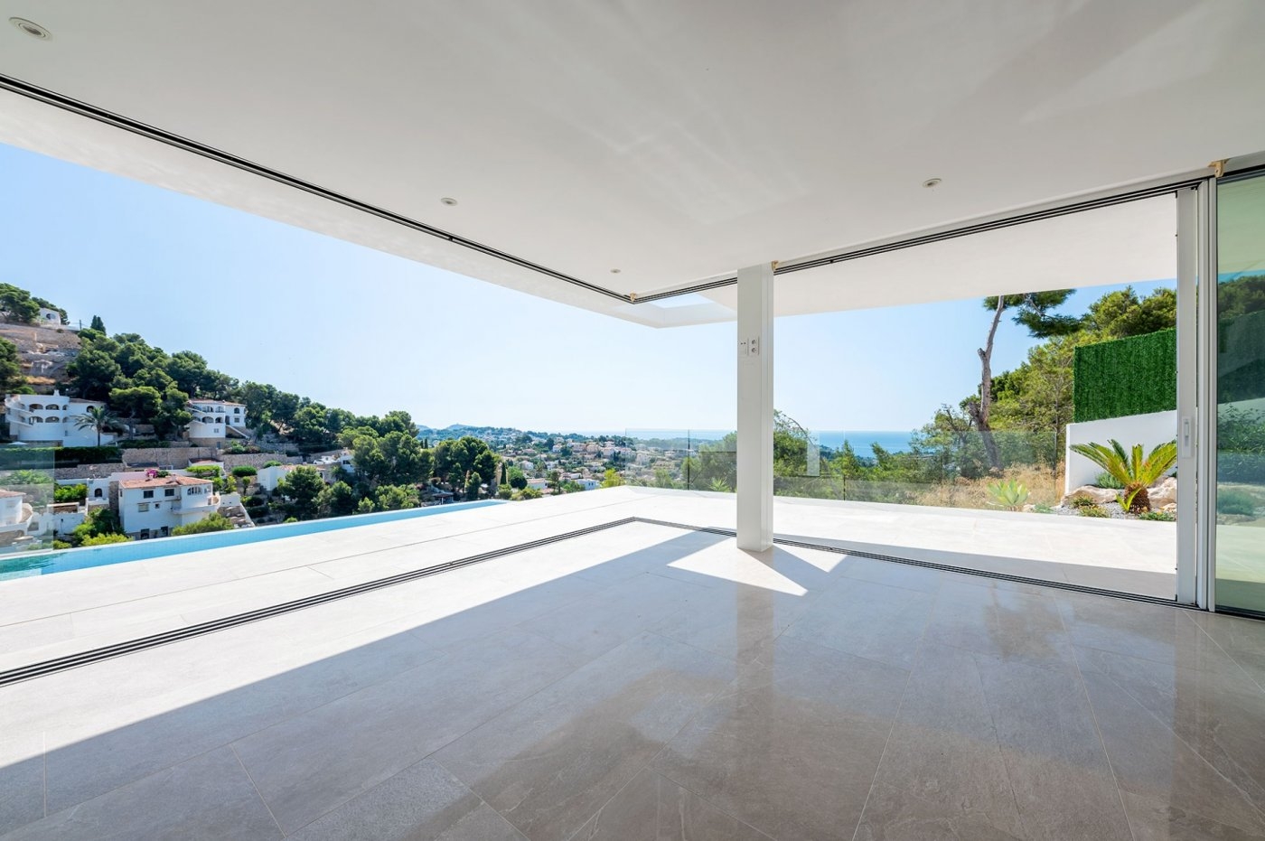 Benissa Costa: Modern luxury villa with panoramic sea views