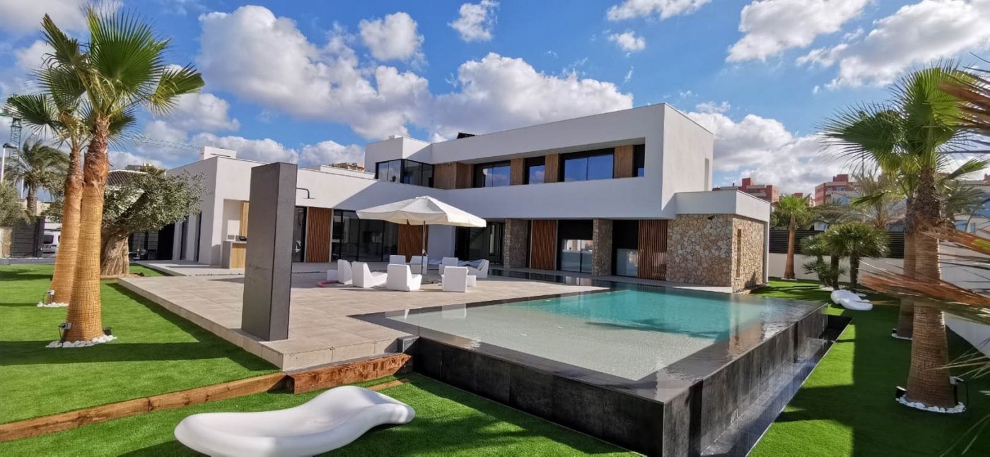 La Manga: Wunderschöne Luxusvilla in Gehweite zum Mittelmeer